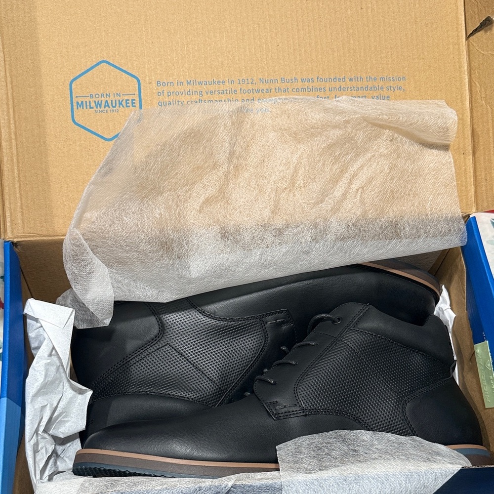 Nunn Bush Men's Black Chukka Boots